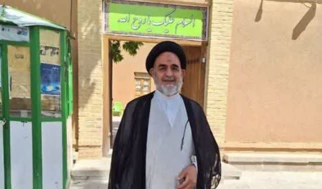 شیعه حقیقی باید در تمام شئون زندگی، از سیره عملی ائمه (ع) الگو بگیرد