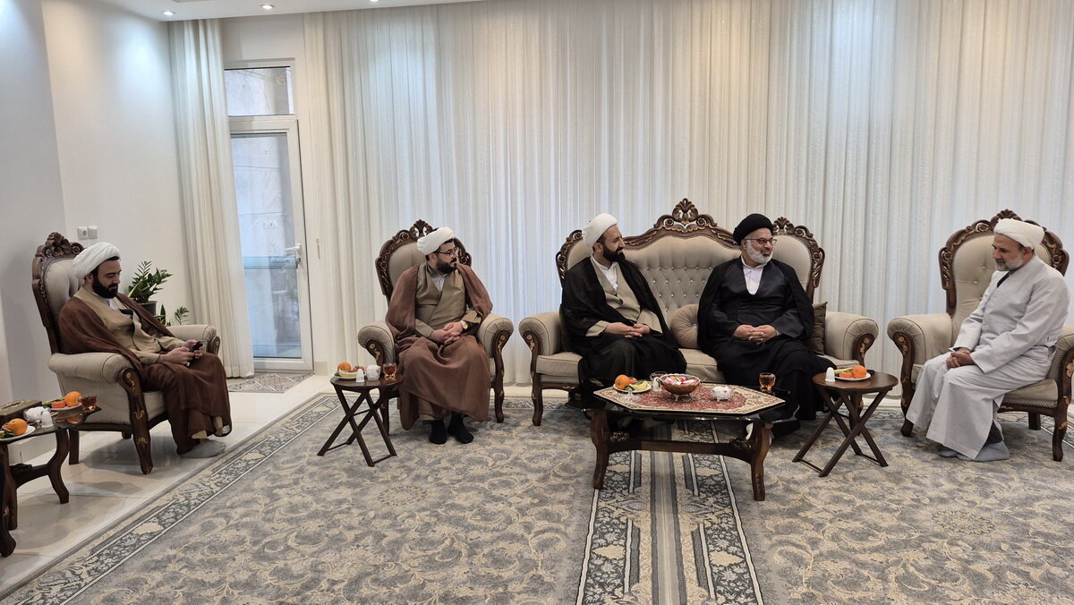 دیدار معاون امور طلاب و دانش‌آموختگان حوزه‌های علمیه با روحانی جانباز کاشانی