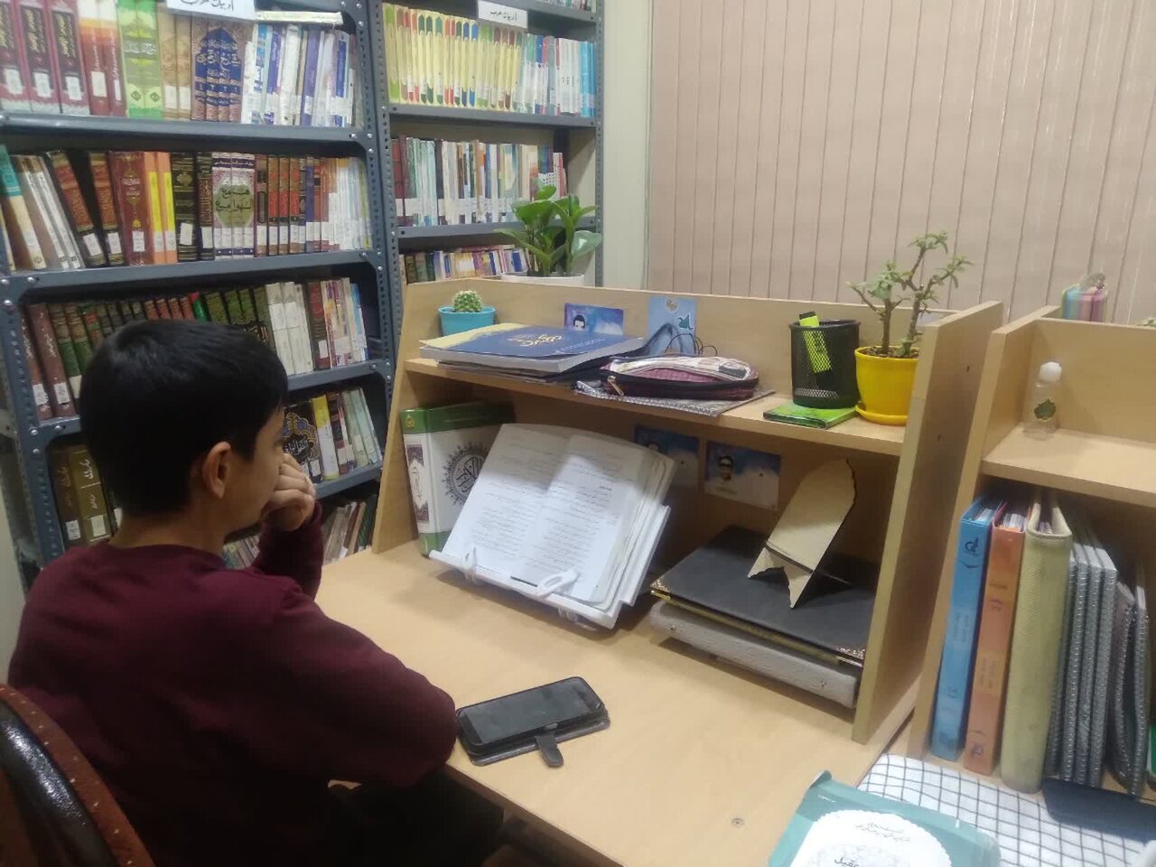 اجرای طرح اعتکاف علمی در مدرسه علمیه محمودیه کرمان همزمان با فرجه امتحانات.