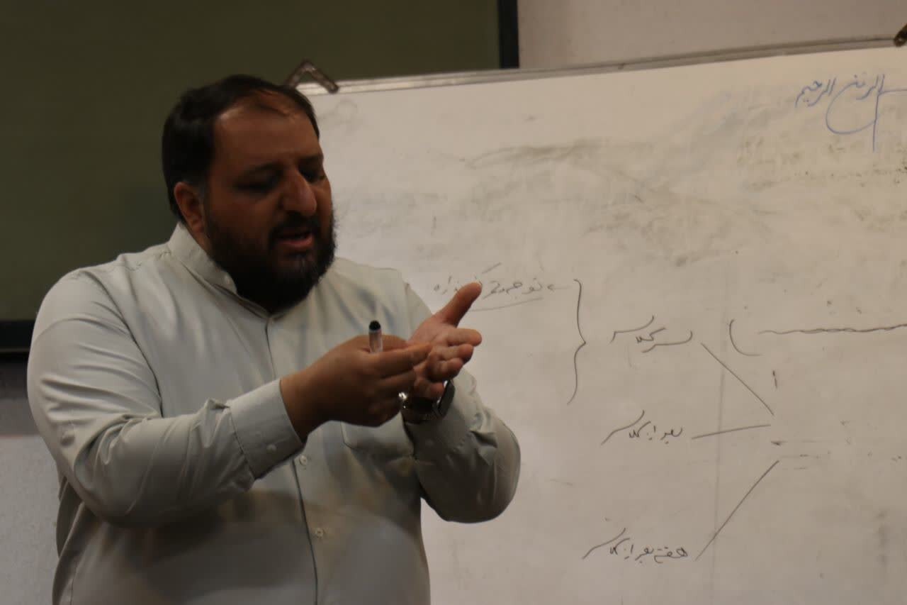 برگزاری جلسه مشاوره تحصیلی اعتکاف علمی در مدرسه علمیه محمودیه کرمان.