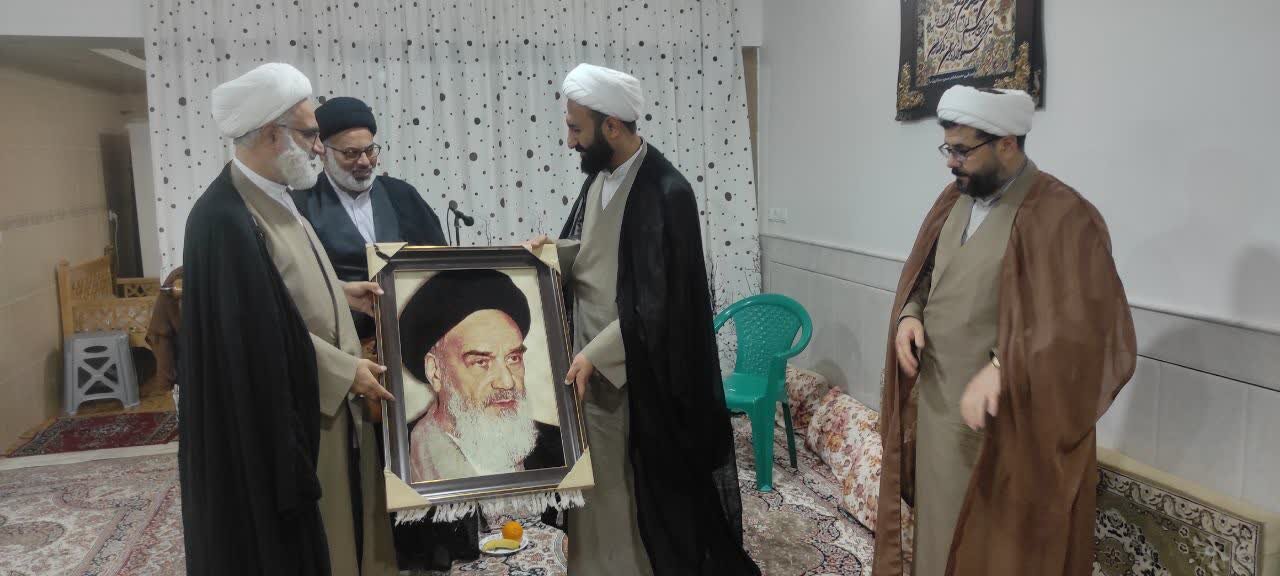 دیدار معاون امور طلاب حوزه‌های علمیه با آزاده دوران دفاع مقدس