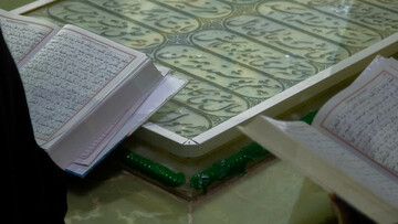 تصاویر/آیین معنوی احیا و شب زنده داری در لیلة الرغائب در آستان مقدس محمد هلال بن علی بن ابیطالب (ع)