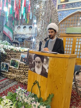 تصاویر/تجلیل شهید عرصه تبلیغ بین‌الملل و روحانی جانباز در کاشان