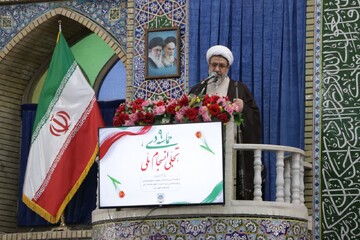 عبور از فشارهای اقتصادی نیازمند همراهی مردم و مسئولان است