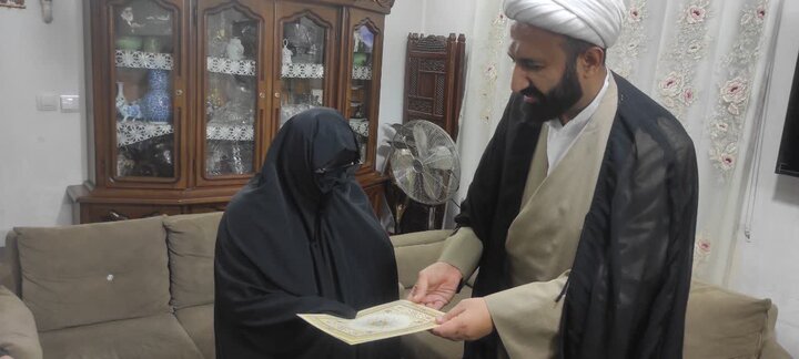 تصاویر/ دیدار حجت‌الاسلام قنواتی با خانواده روحانی شهید حاجی سلطانی در کاشان