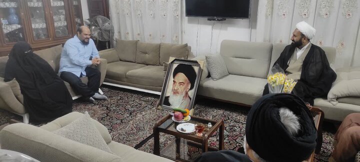 تصاویر/ دیدار حجت‌الاسلام قنواتی با خانواده روحانی شهید حاجی سلطانی در کاشان