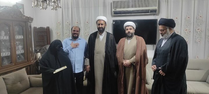 تصاویر/ دیدار حجت‌الاسلام قنواتی با خانواده روحانی شهید حاجی سلطانی در کاشان