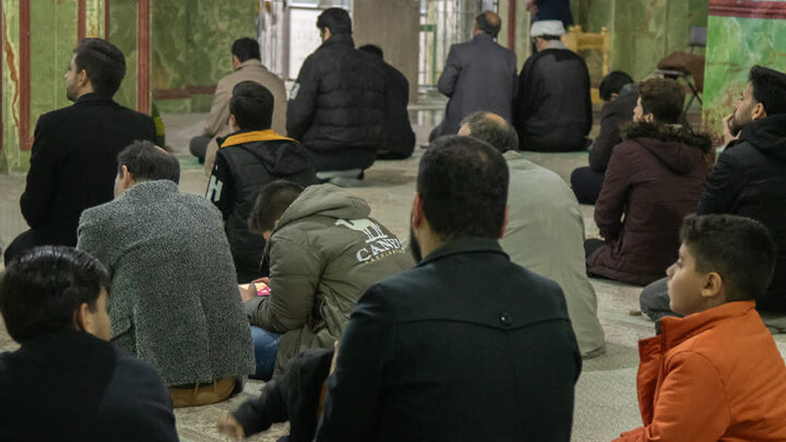 تصاویر/آیین معنوی احیا و شب زنده داری در لیلة الرغائب در نجف ایران