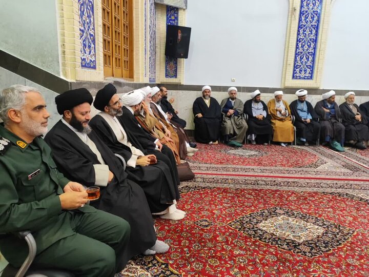 تصاویر/تجلیل شهید عرصه تبلیغ بین‌الملل و روحانی جانباز در کاشان