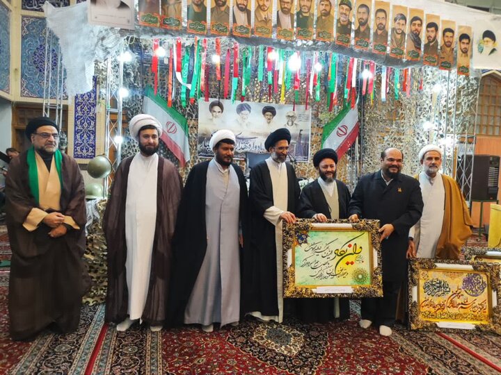 تصاویر/تجلیل شهید عرصه تبلیغ بین‌الملل و روحانی جانباز در کاشان