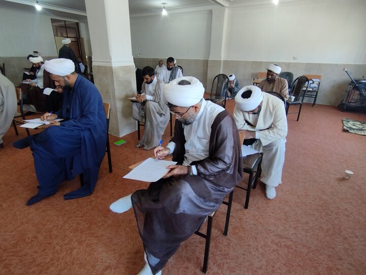 آزمون پایانی دوره تکمیلی دانش افزایی اساتید مدارس علمیه سیستان و بلوچستان