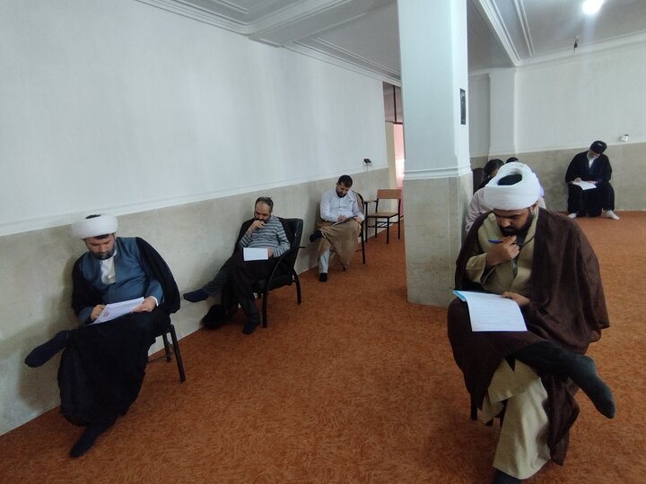 آزمون پایانی دوره تکمیلی دانش افزایی اساتید مدارس علمیه سیستان و بلوچستان