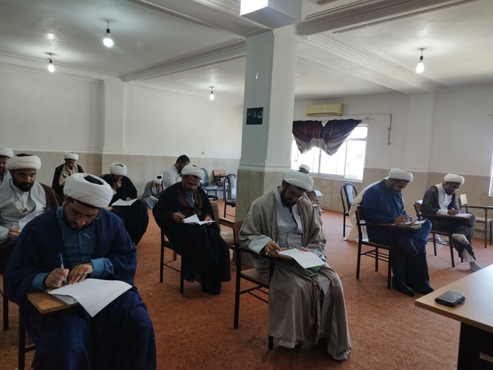 آزمون پایانی دوره تکمیلی دانش افزایی اساتید مدارس علمیه سیستان و بلوچستان