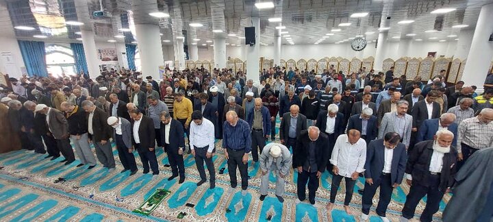 نمازجمعه امروز شهر جم به روایت تصاویر