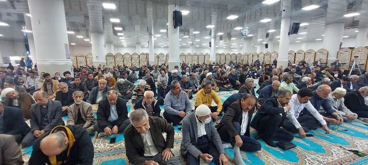 نمازجمعه امروز شهر جم به روایت تصاویر