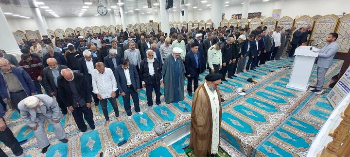 نمازجمعه امروز شهر جم به روایت تصاویر