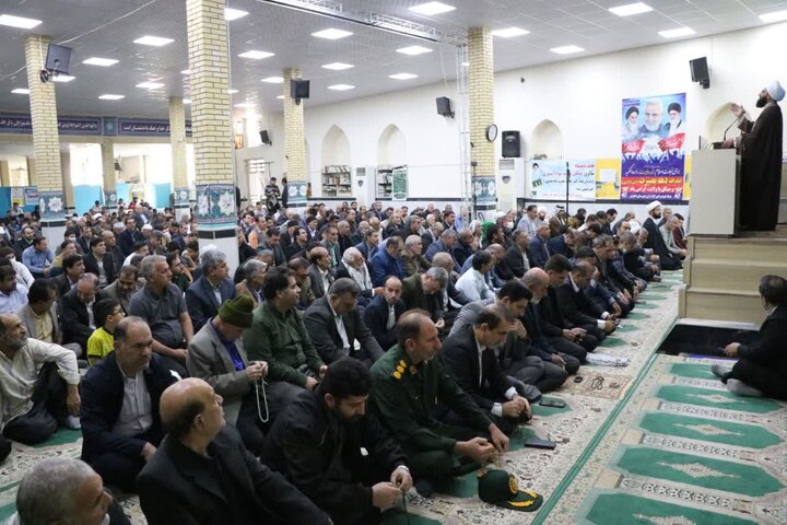 تصاویر/ اقامه نماز جمعه در شهرستان دهلران