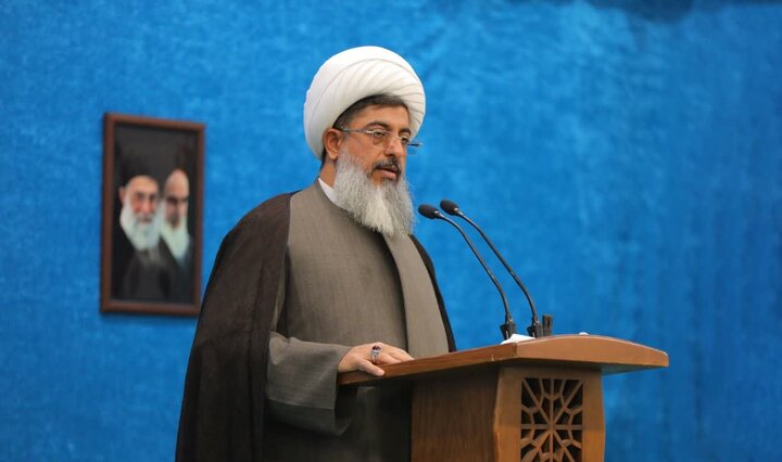 تصاویر/ نماز عبادی سیاسی جمعه در ساوجبلاغ