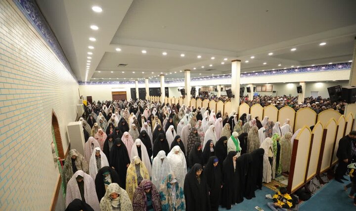 تصاویر/ نماز عبادی سیاسی جمعه در ساوجبلاغ