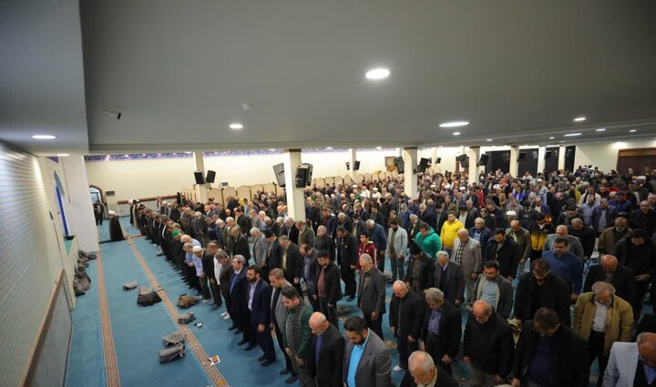 تصاویر/ نماز عبادی سیاسی جمعه در ساوجبلاغ