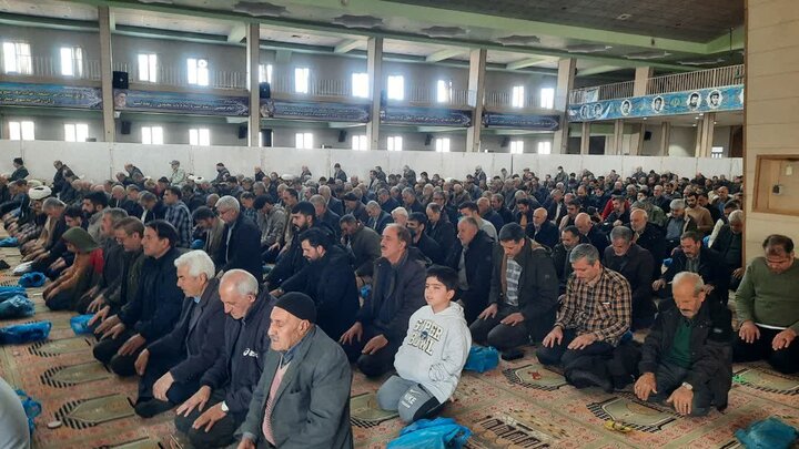 تصاویر/اقامه نماز عبادی سیاسی جمعه در خمین