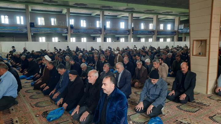 تصاویر/اقامه نماز عبادی سیاسی جمعه در خمین