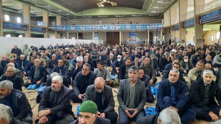 تصاویر/اقامه نماز عبادی سیاسی جمعه در خمین