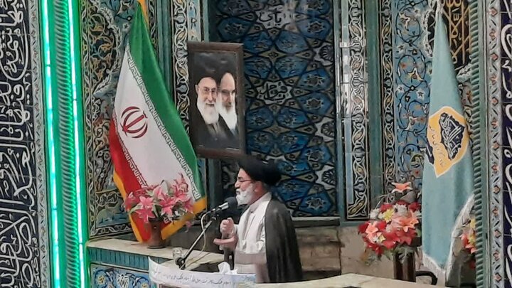 تصاویر/اقامه نماز عبادی سیاسی جمعه در خمین