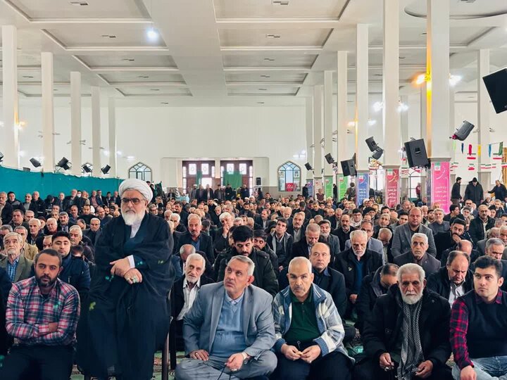 تصاویر/اقامه نماز عبادی سیاسی جمعه در ساوه