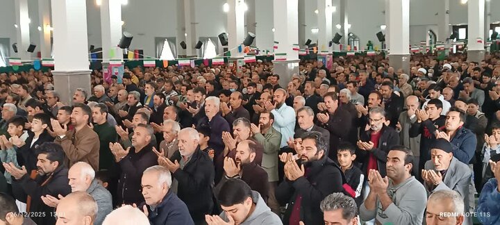 تصاویر/اقامه نماز عبادی سیاسی جمعه در ساوه