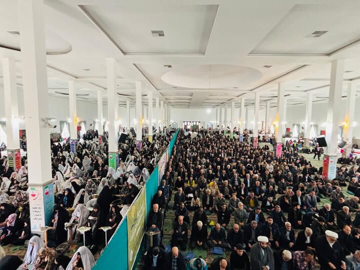 تصاویر/اقامه نماز عبادی سیاسی جمعه در ساوه