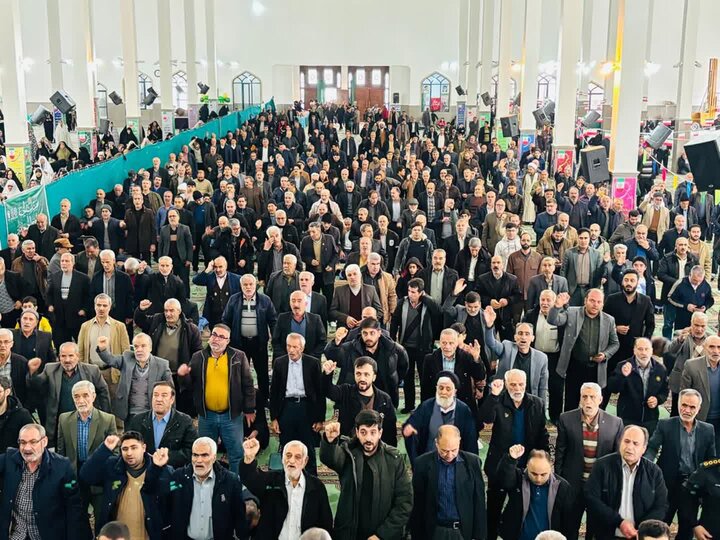 تصاویر/اقامه نماز عبادی سیاسی جمعه در ساوه