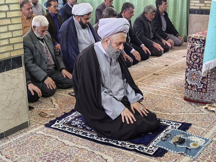 تصاویر/ اقامه نماز جمعه شهداد