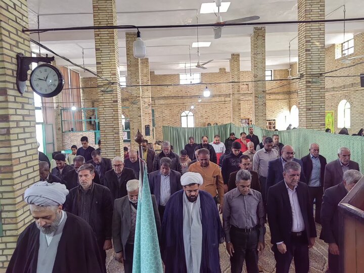 تصاویر/ اقامه نماز جمعه شهداد