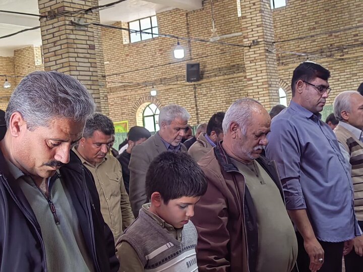 تصاویر/ اقامه نماز جمعه شهداد