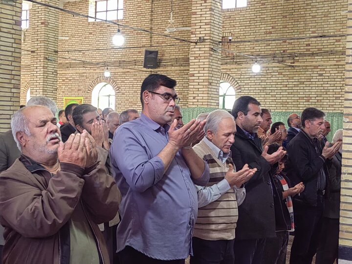 تصاویر/ اقامه نماز جمعه شهداد