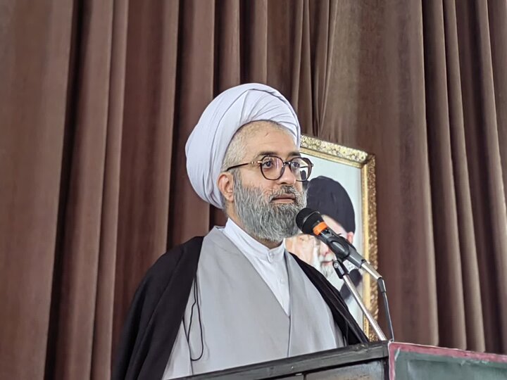 تصاویر/ اقامه نماز جمعه شهداد