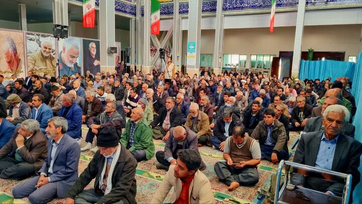 تصاویر/ اقامه نماز جمعه شهر رابر