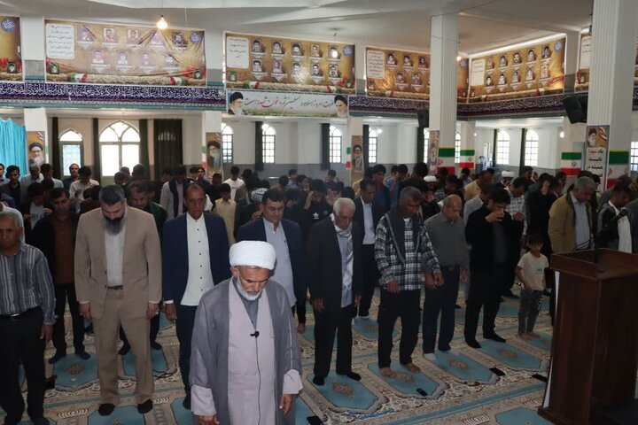 تصاویر/ اقامه نماز جمعه شهر قلعه‌گنج