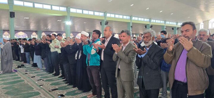 تصاویر/ اقامه نماز جمعه شهر عنبرآباد