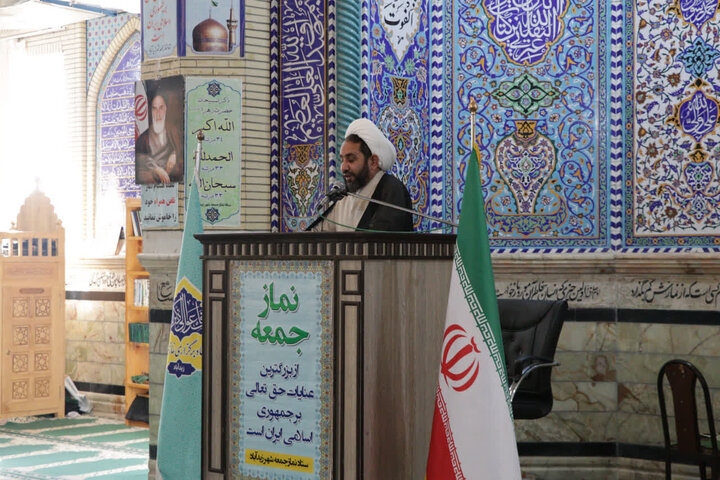 تصاویر/ اقامه نماز جمعه شهر زیدآباد