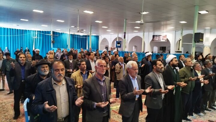 تصاویر/ اقامه نماز جمعه شهر یزدان‌آباد