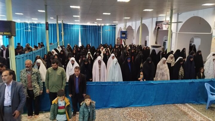 تصاویر/ اقامه نماز جمعه شهر یزدان‌آباد