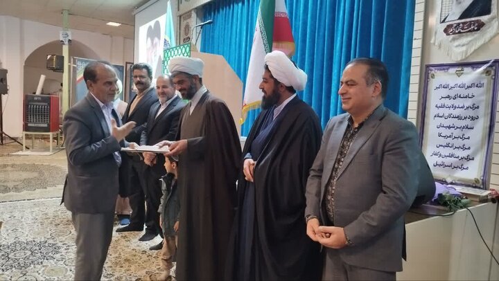 تصاویر/ اقامه نماز جمعه شهر یزدان‌آباد