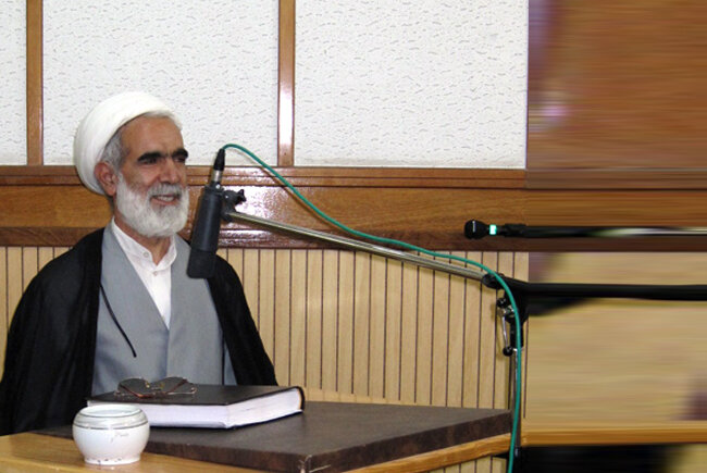 پیروی واقعی از امام حسین(ع)، پیروی از مواضع سیاسی آن حضرت است