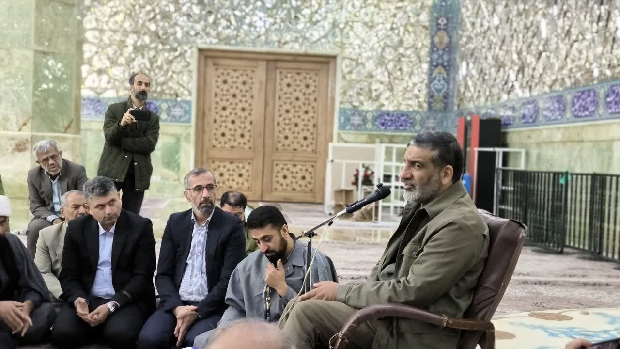 تصاویر/ حسین یکتا در جمع فعالان قرآنی