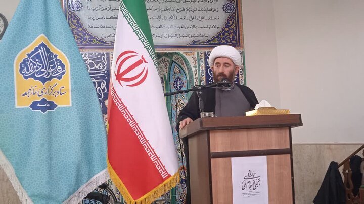 بصیرت و ولایت‌مداری رمز عبور از توطئه‌های دشمن است