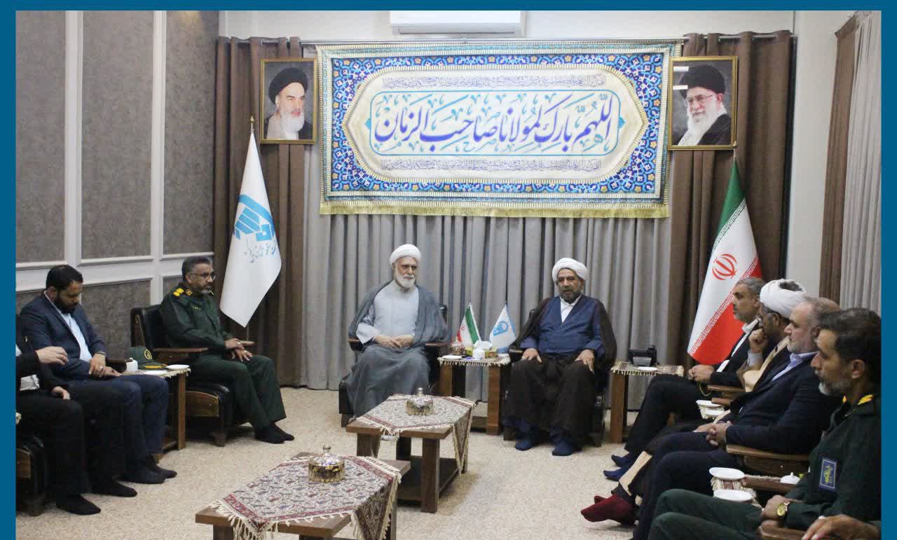 دیدار مسئول دفتر نمایندگی ولیفقیه در یگان حفاظت هواپیمایی سپاه استان با امام جمعه کیش