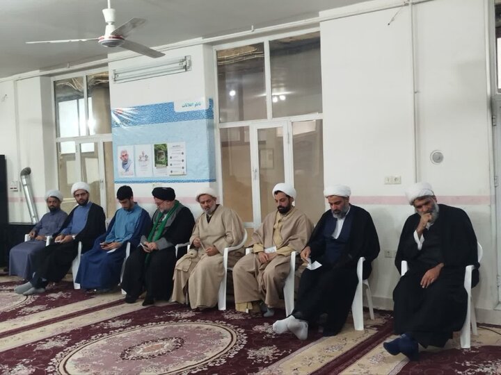 تصاویر/ نشست علمی بصیرتی‌ مدرسه علمیه امیرالمومنین(ع) آران و بیدگل