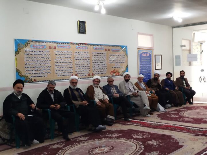 تصاویر/ نشست علمی بصیرتی‌ مدرسه علمیه امیرالمومنین(ع) آران و بیدگل